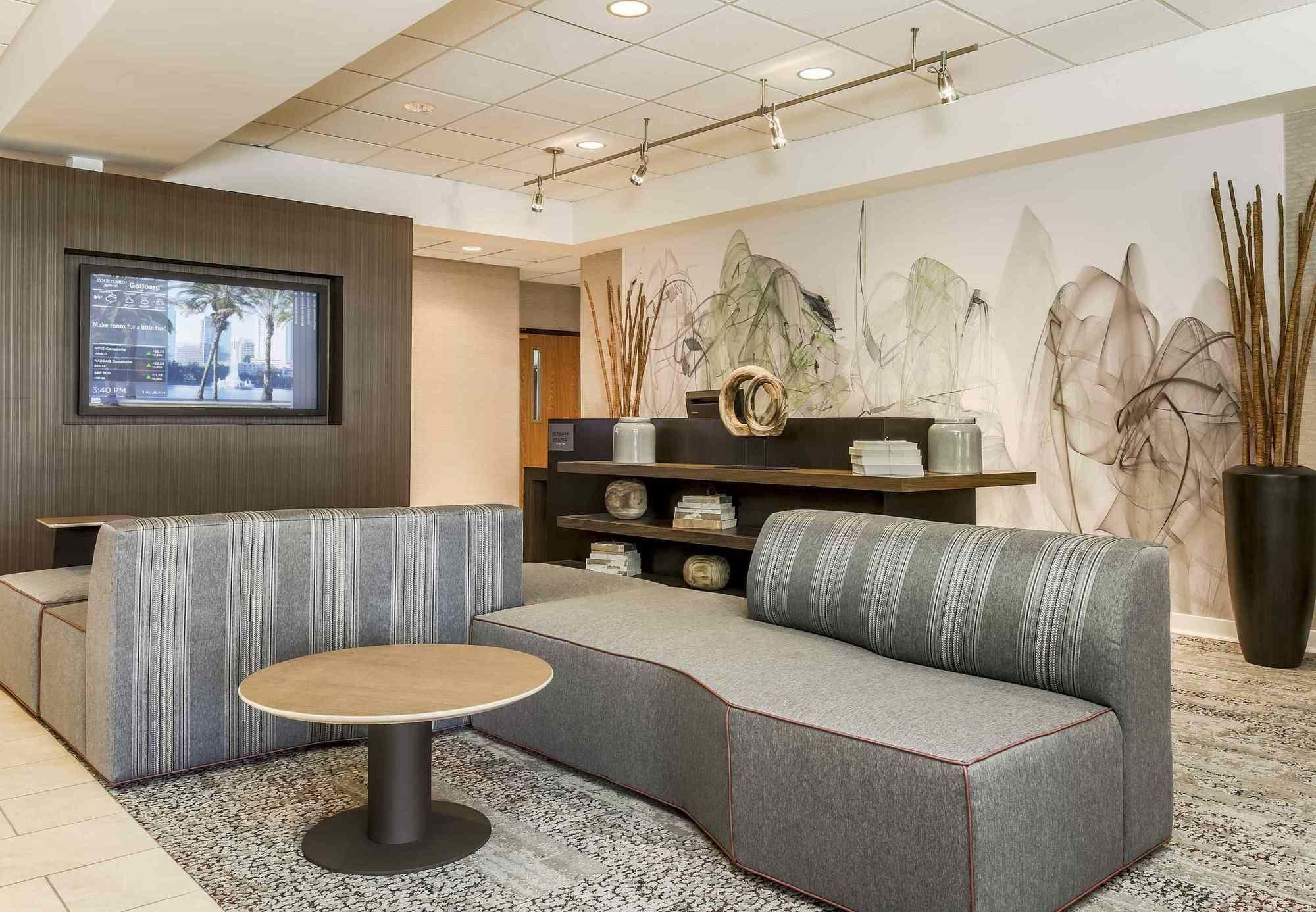 Courtyard By Marriott Orlando Lake Mary North Heathrow Exterior photo