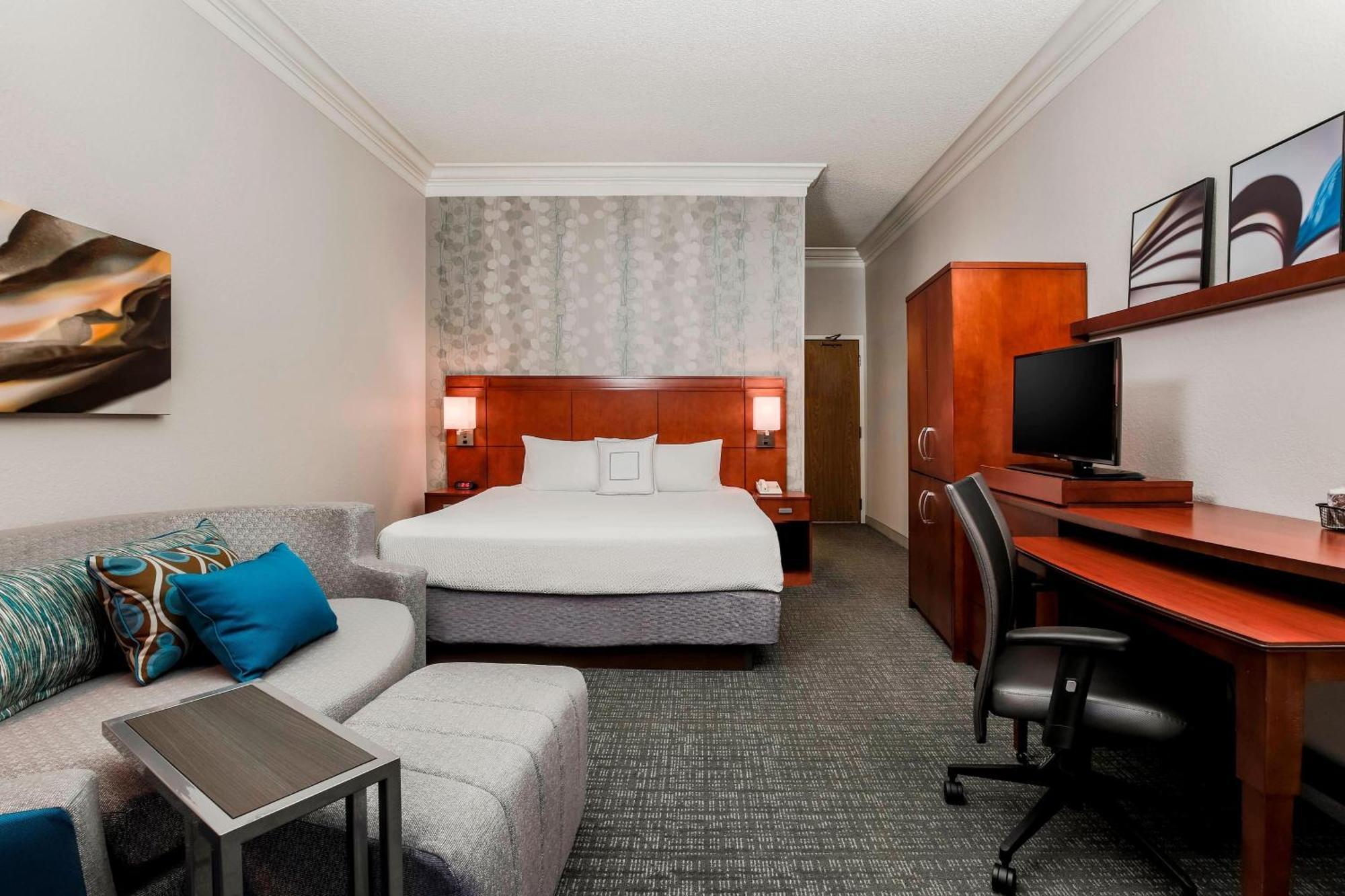 Courtyard By Marriott Orlando Lake Mary North Heathrow Exterior photo